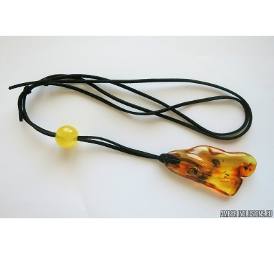 Nice Rare Pine Cone Pinaceae. Fossil inclusion in Baltic amber stone pendant #14116